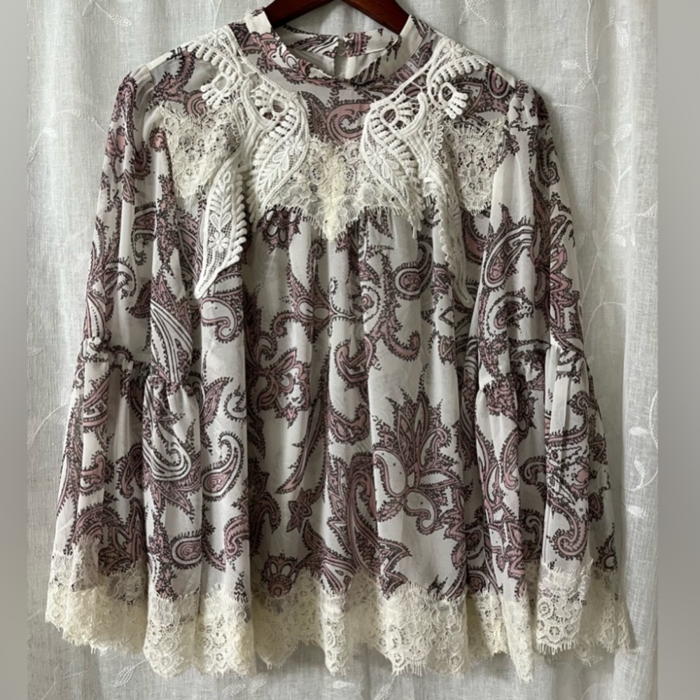 LOFT Cream and Purple Paisley Lace Blouse Size Large